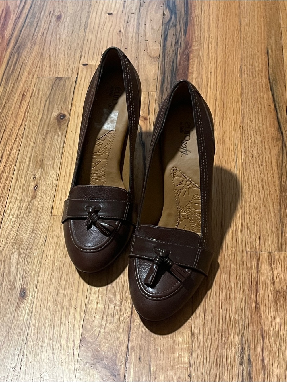 EuroSoft by Sofft Brown Leather Tassel Heels Size 8.5 Comfort Dress Pumps 3.5” H - Picture 2 of 9
